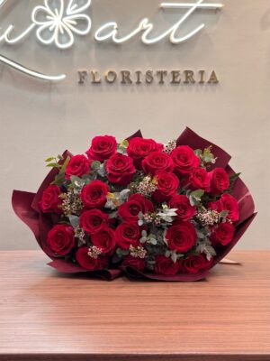 Rosas con Chamelaucium