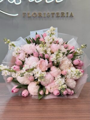 Peonías y Tulipanes